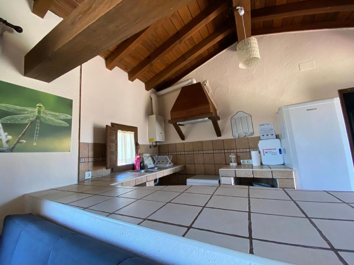 Eco-Lodge En La Reserva Privada Campanarios De Azaba - Proyecto De Conservacion Espeja Eksteriør bilde