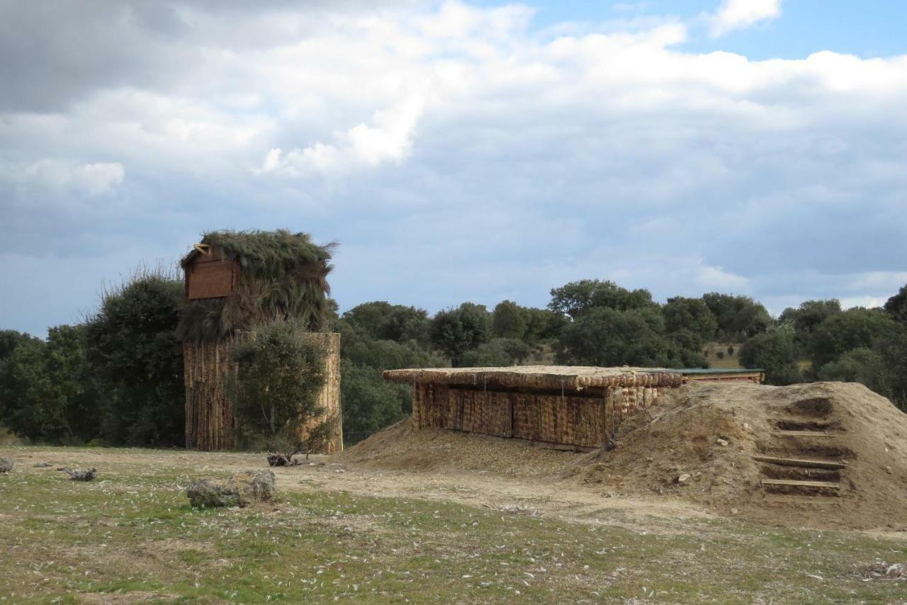 Eco-Lodge En La Reserva Privada Campanarios De Azaba - Proyecto De Conservacion Espeja Eksteriør bilde